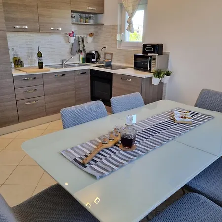 Apartman Dineva Trogir