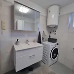 Apartament Dineva *