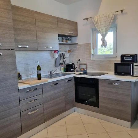 Dineva Apartman *