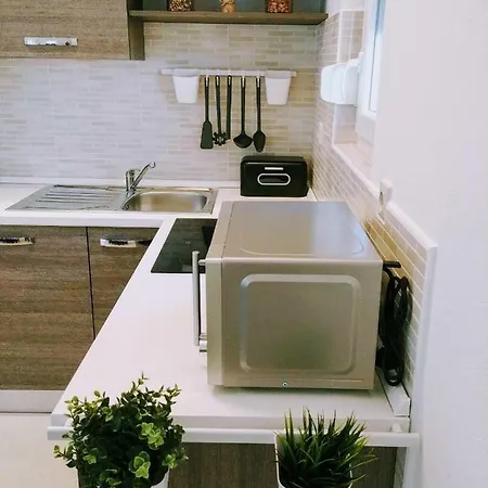 Dineva Apartman *