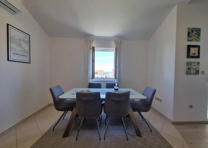 Appartement Dineva *