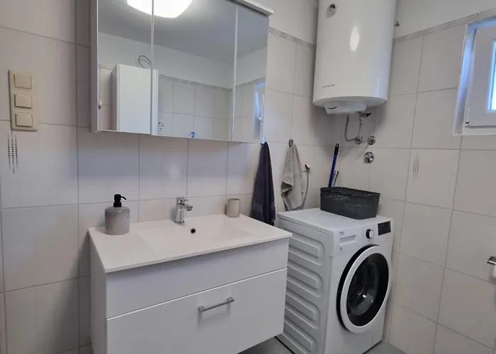 Appartement Dineva *